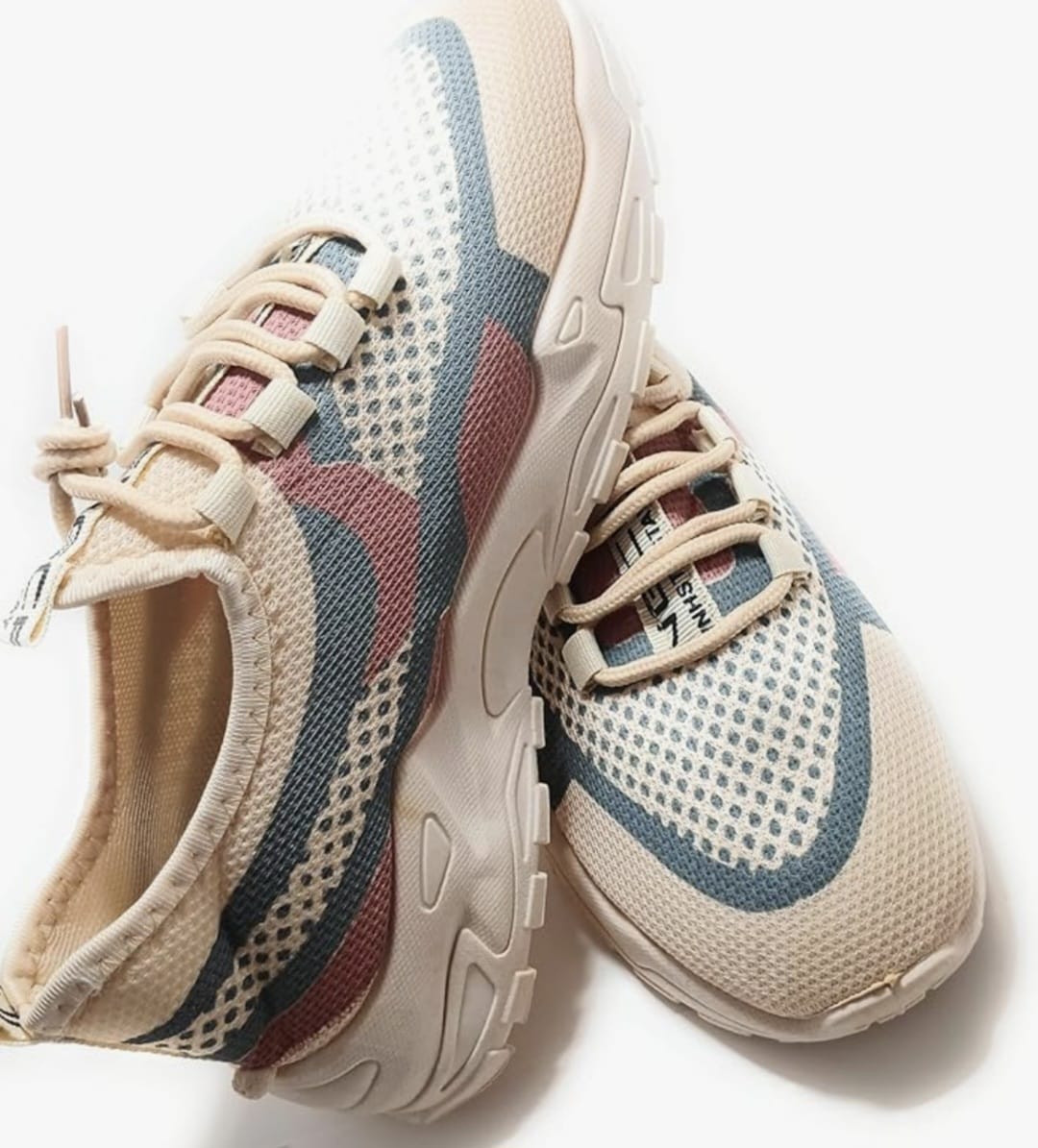 Tenis deportivos transpirables con diseño geométrico y ajuste cómodo