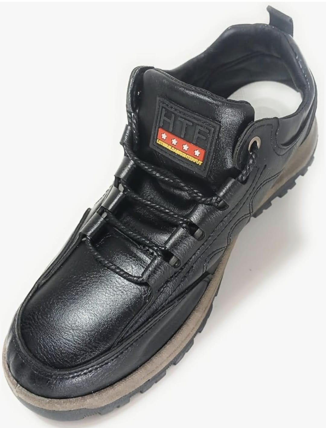 Zapatillas urbanas de cuero con suela todoterreno
