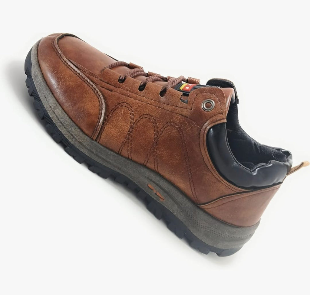 Zapatillas urbanas de cuero con suela todoterreno