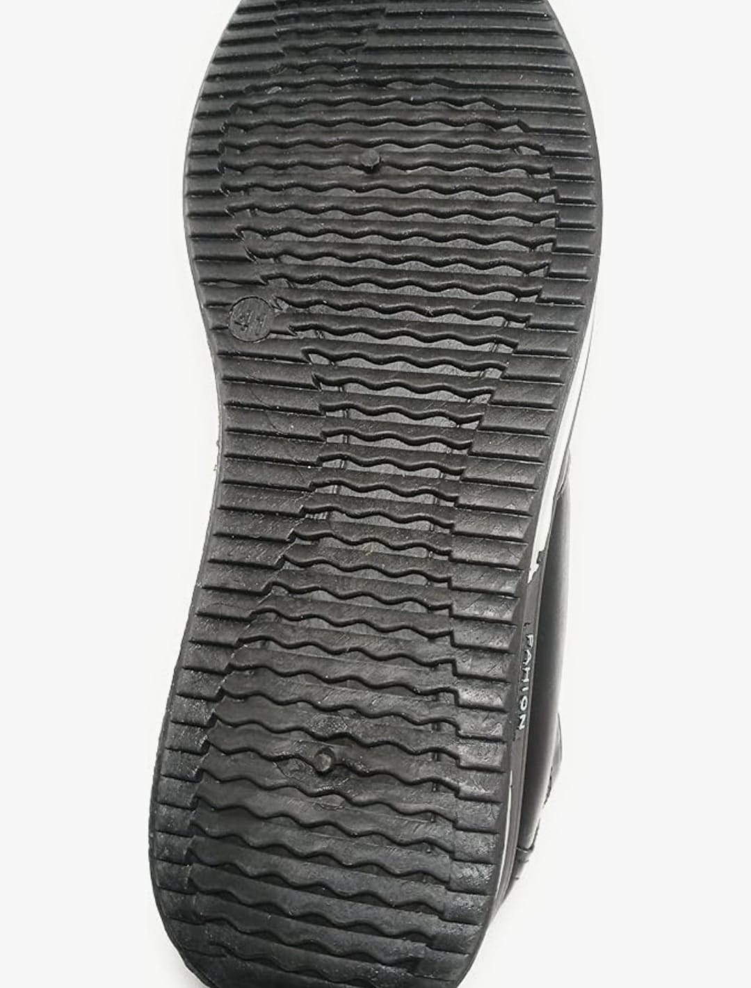 Mocasines tipo slip-on con diseño perforado y suela antideslizante