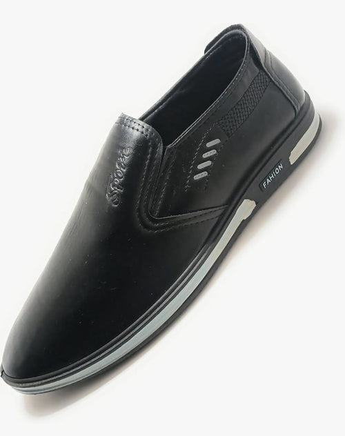 Mocasines tipo slip-on con diseño perforado y suela antideslizante